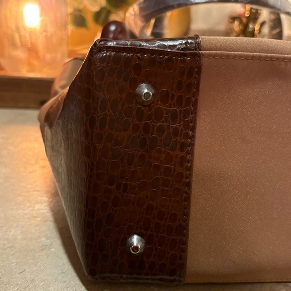 Stylish Brown Shoulder Bag with Leather Trim and Comfortable Handles nwot - Picture 13 of 16